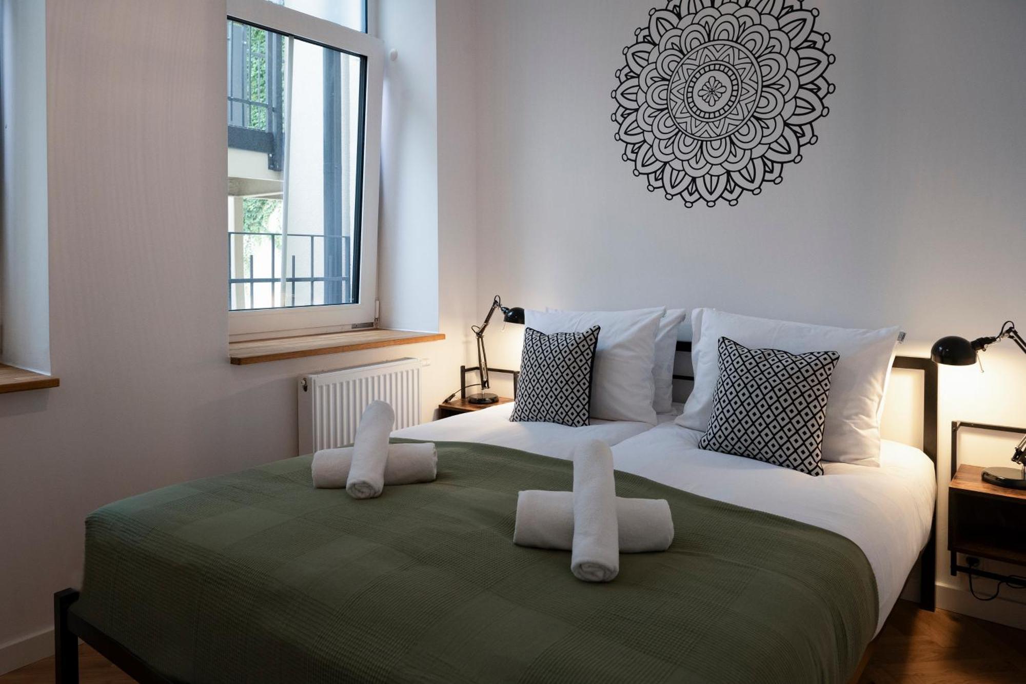 Tyzenhauz Apartments Siemiradzkiego Street คราคูฟ ภายนอก รูปภาพ