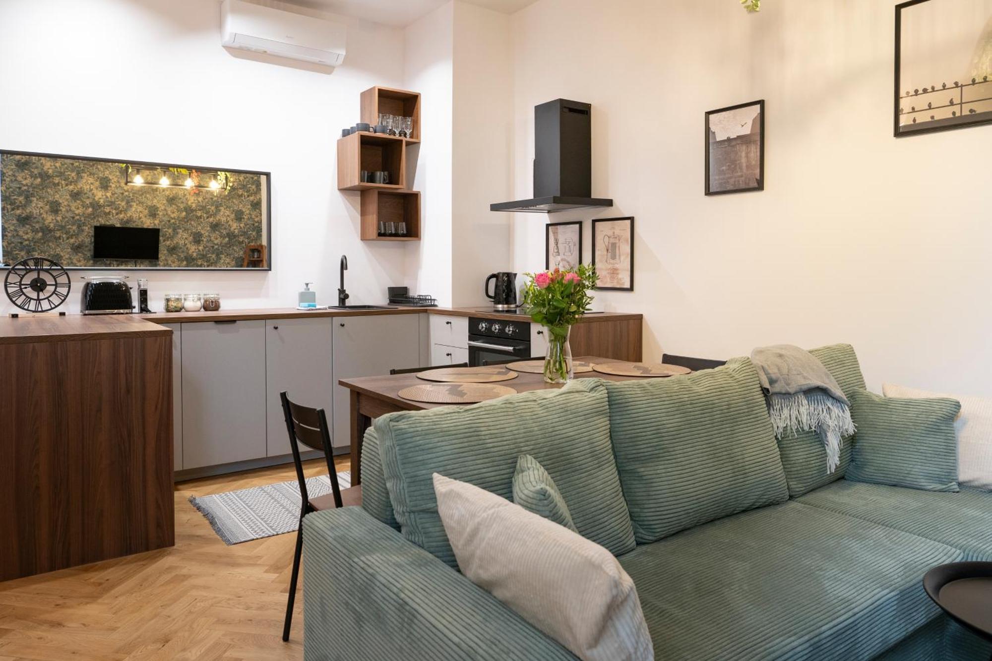 Tyzenhauz Apartments Siemiradzkiego Street คราคูฟ ภายนอก รูปภาพ